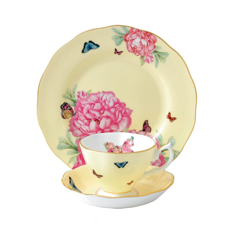Луксозен комплект 4 чаши за кафе Wedgwood от костен порцелан и злато 22 карата, всяка с различен дизайн в бежово и тъмно кафяво